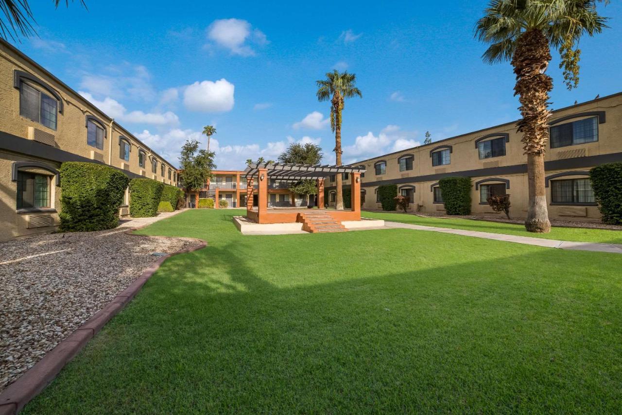 Quality Inn & Suites Goodyear - Phoenix West Экстерьер фото