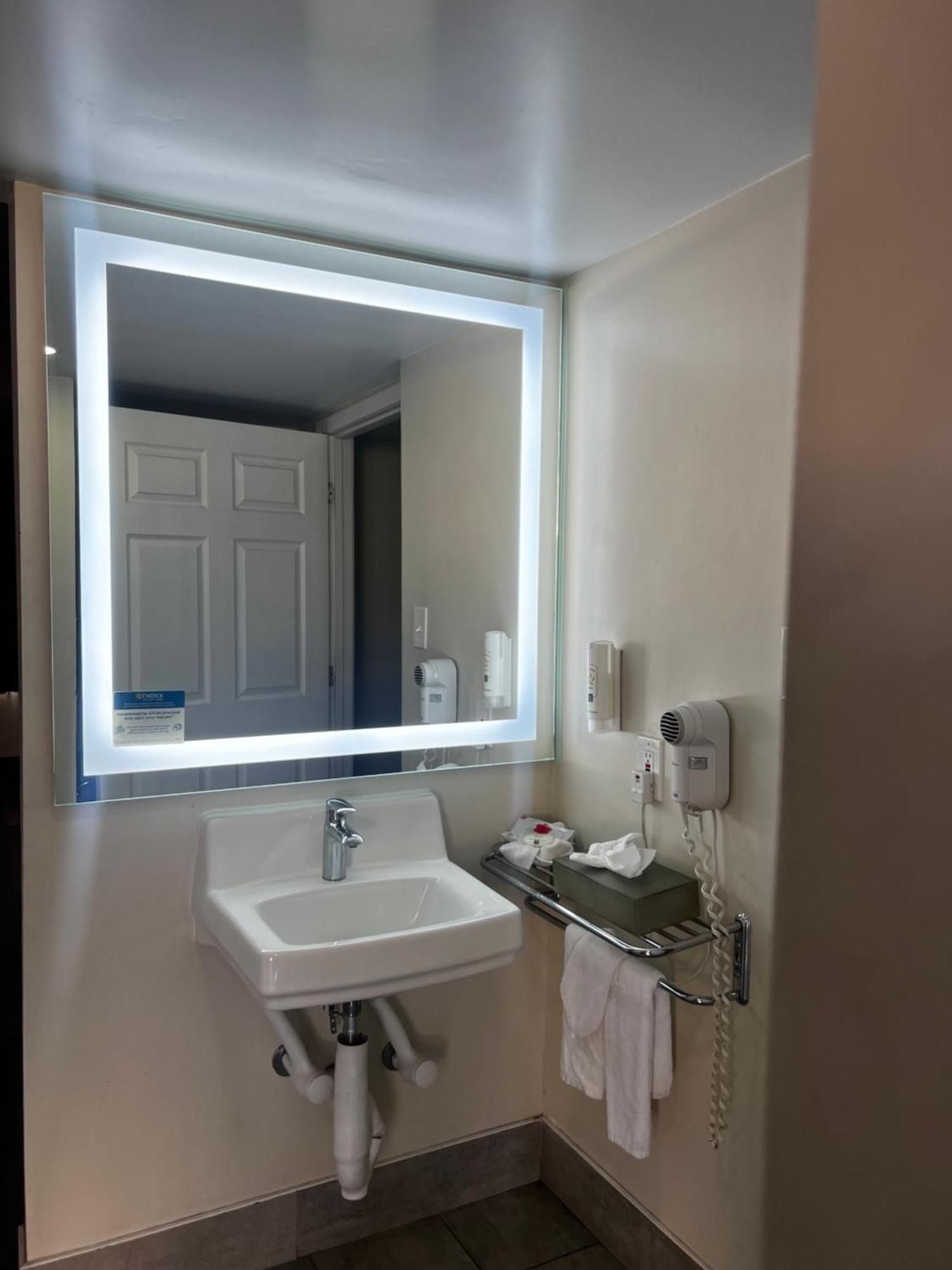 Quality Inn & Suites Goodyear - Phoenix West Экстерьер фото