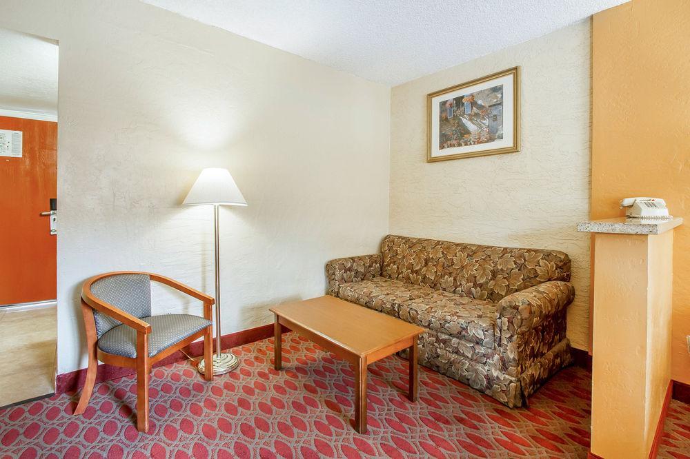 Quality Inn & Suites Goodyear - Phoenix West Экстерьер фото